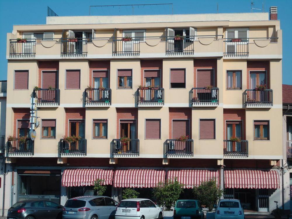 Hotel Ristorante Mommo Polistena المظهر الخارجي الصورة